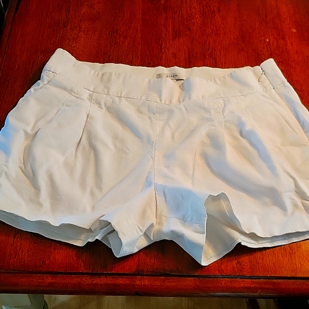 JCrew White Pleated chino shorts